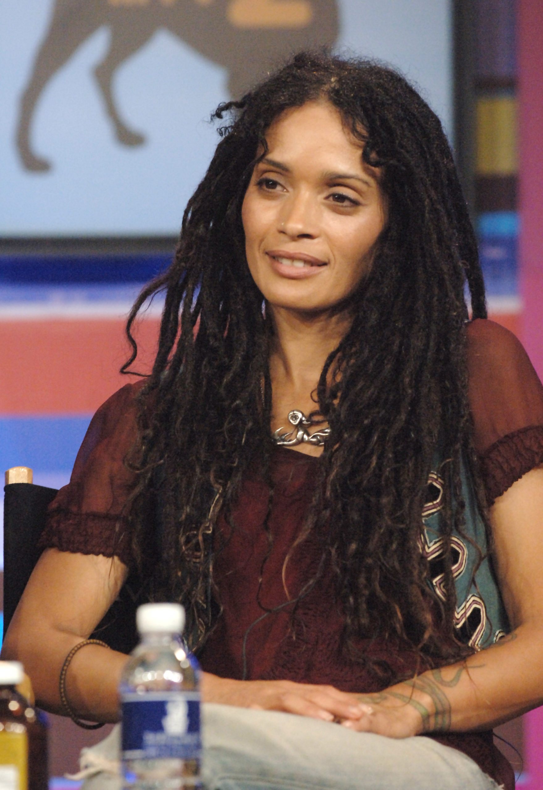 9 Times Lisa Bonet’s Cozy Looks Inspired Us