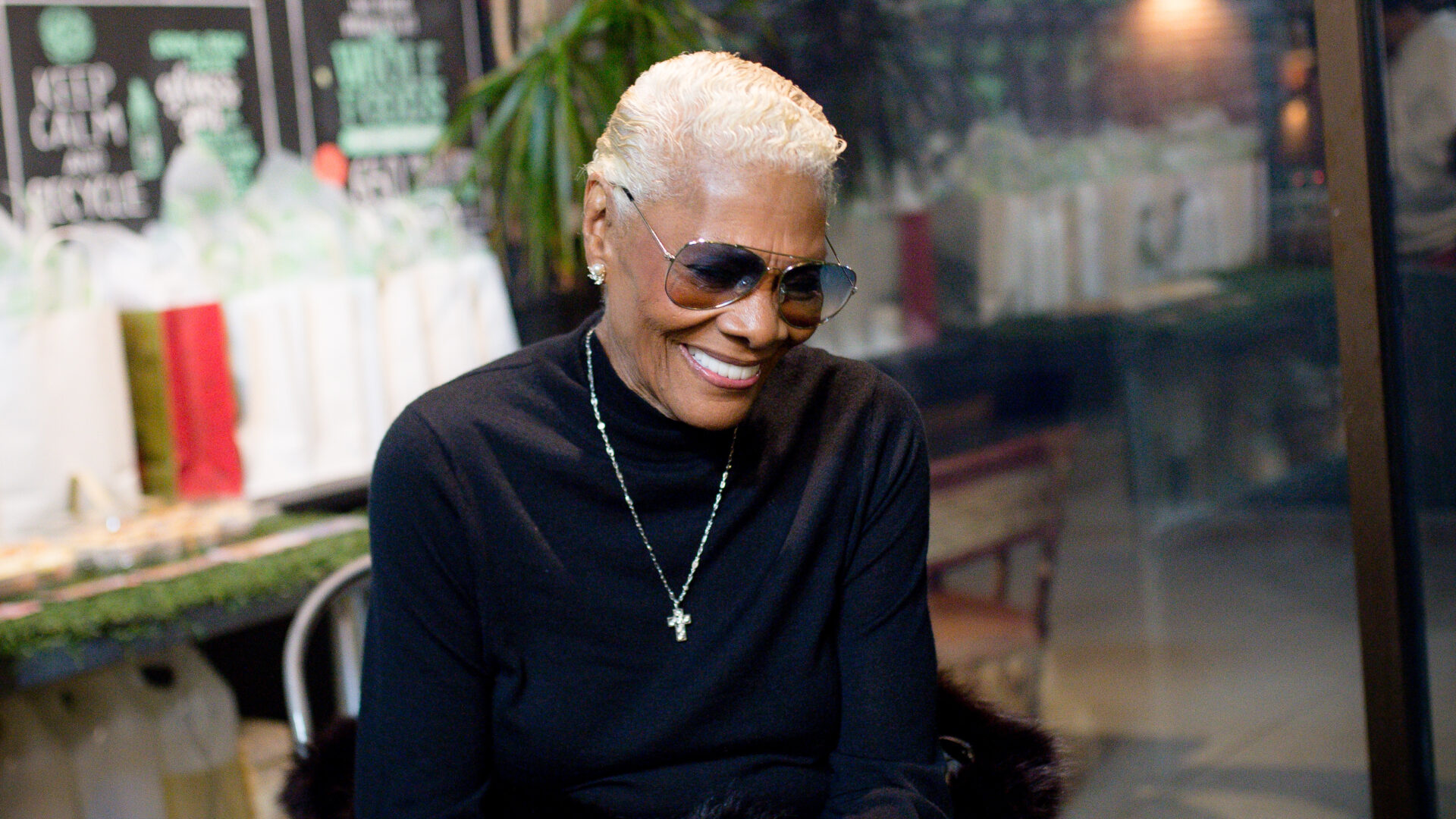 Dionne Warwick Is The Queen Of Twitter