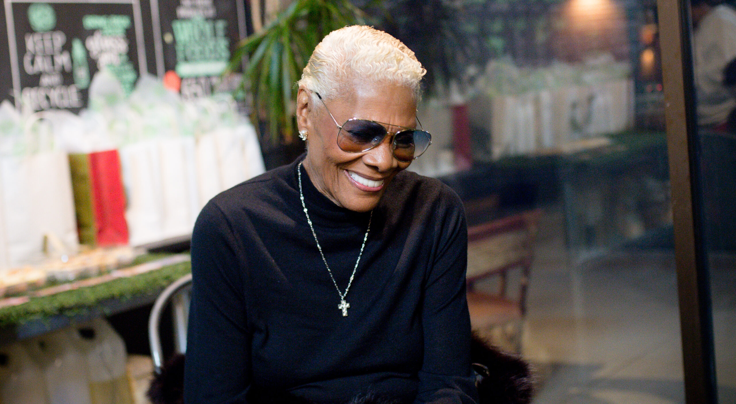 Dionne Warwick Is The Queen Of Twitter