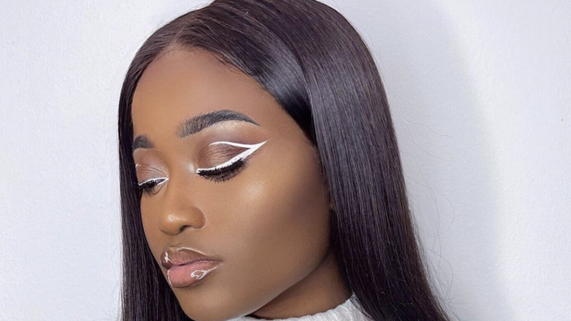 6 White Eyeliner Looks That You Have To Try