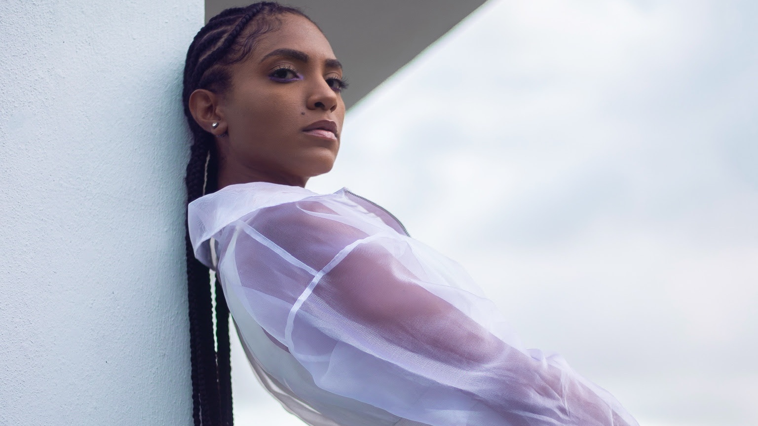 Premiere: Naomi Cowan Taps Into Her ‘Energy’ In New Music Video
