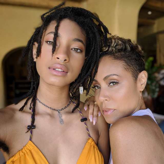 Seeing Double: 15 Mother/Daughter Duos Who Look Alike