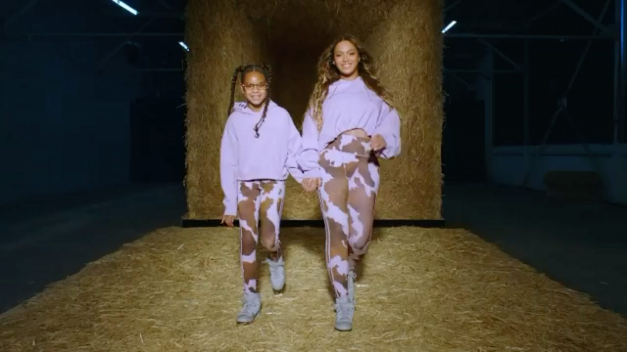 Immigratie speelplaats Christendom Beyoncé And Her Family Are Featured In New IVY PARK Kids Rodeo Ad