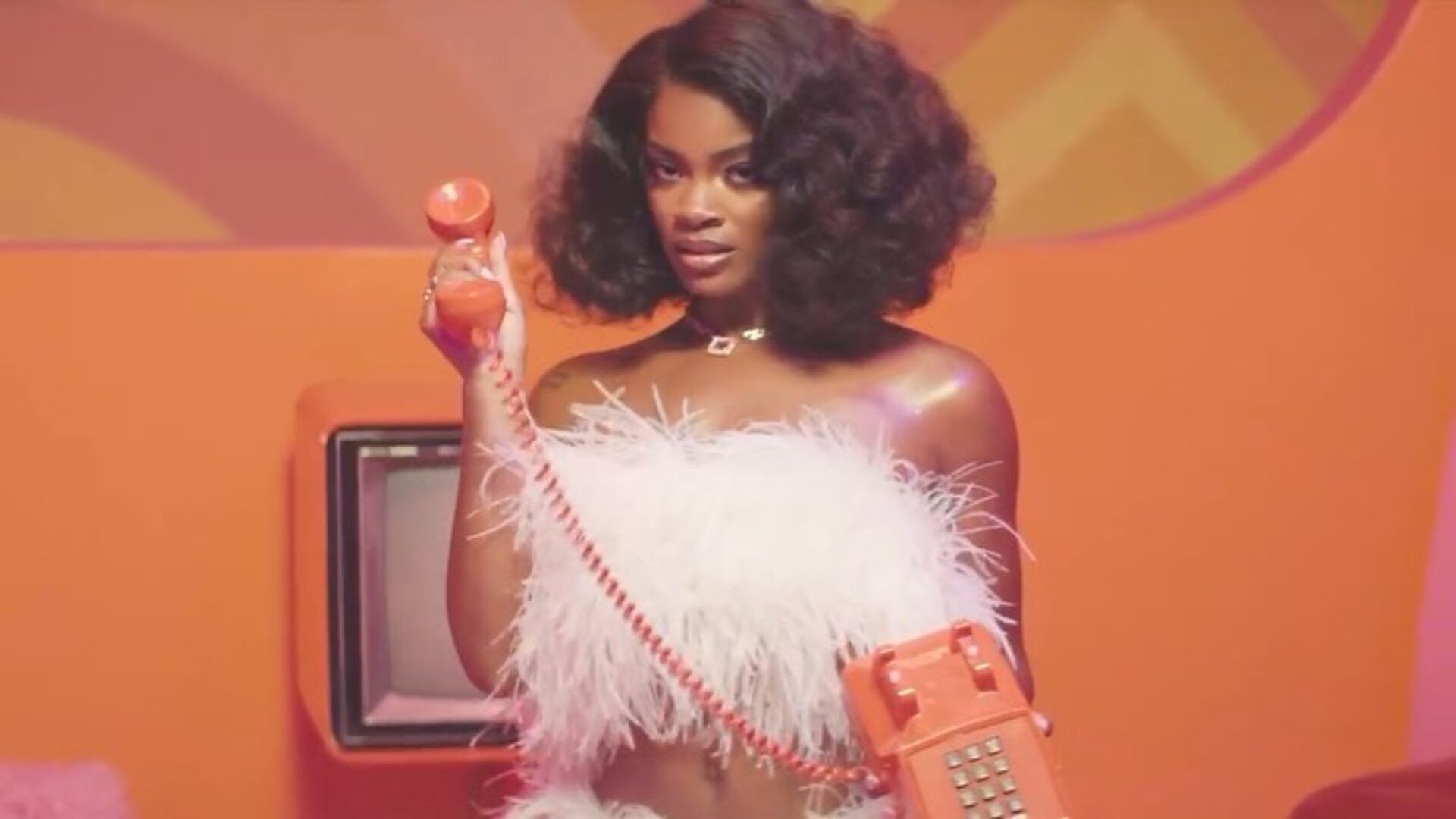 Ari Lennox Releases New Video, ‘Pressure’