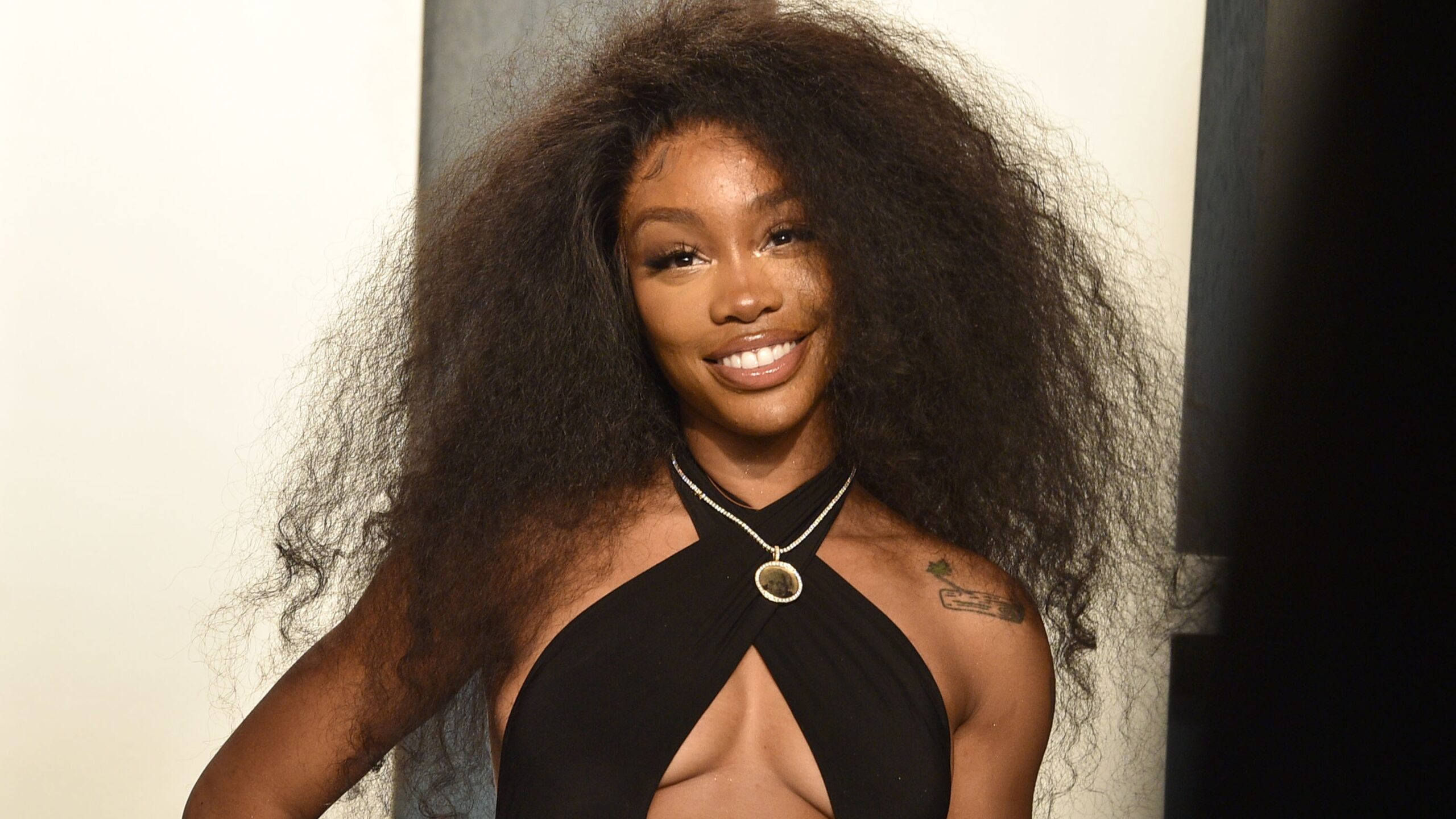 SZA Calls Out Photographer Who Allegedly Posted Photos Of Her Without Consent