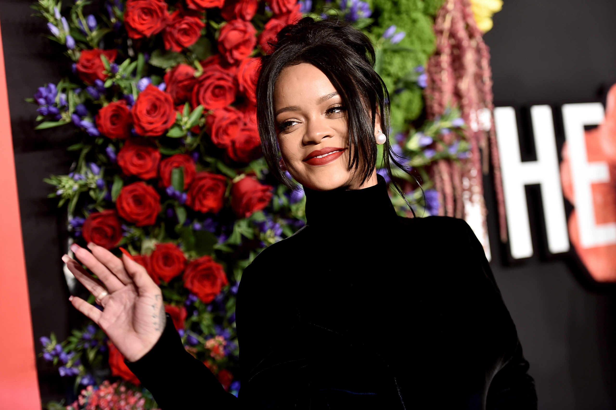 Oh Baby! Rihanna Shows Her Growing Baby Bump