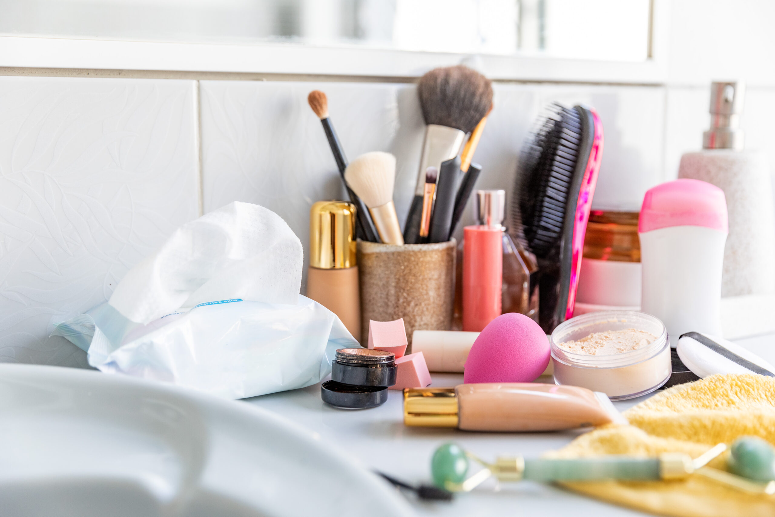 An Expert Shares The Best Way To Clean Your Makeup Brushes