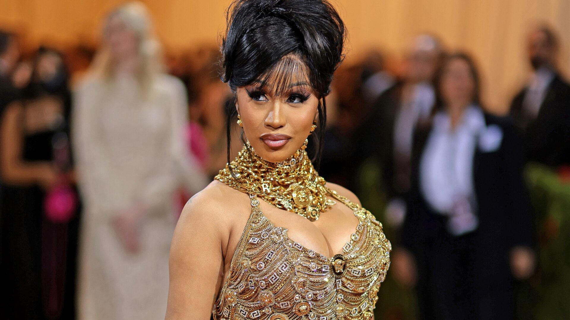 The Makeup Brush  Versace necklace, Cardi b, Met gala