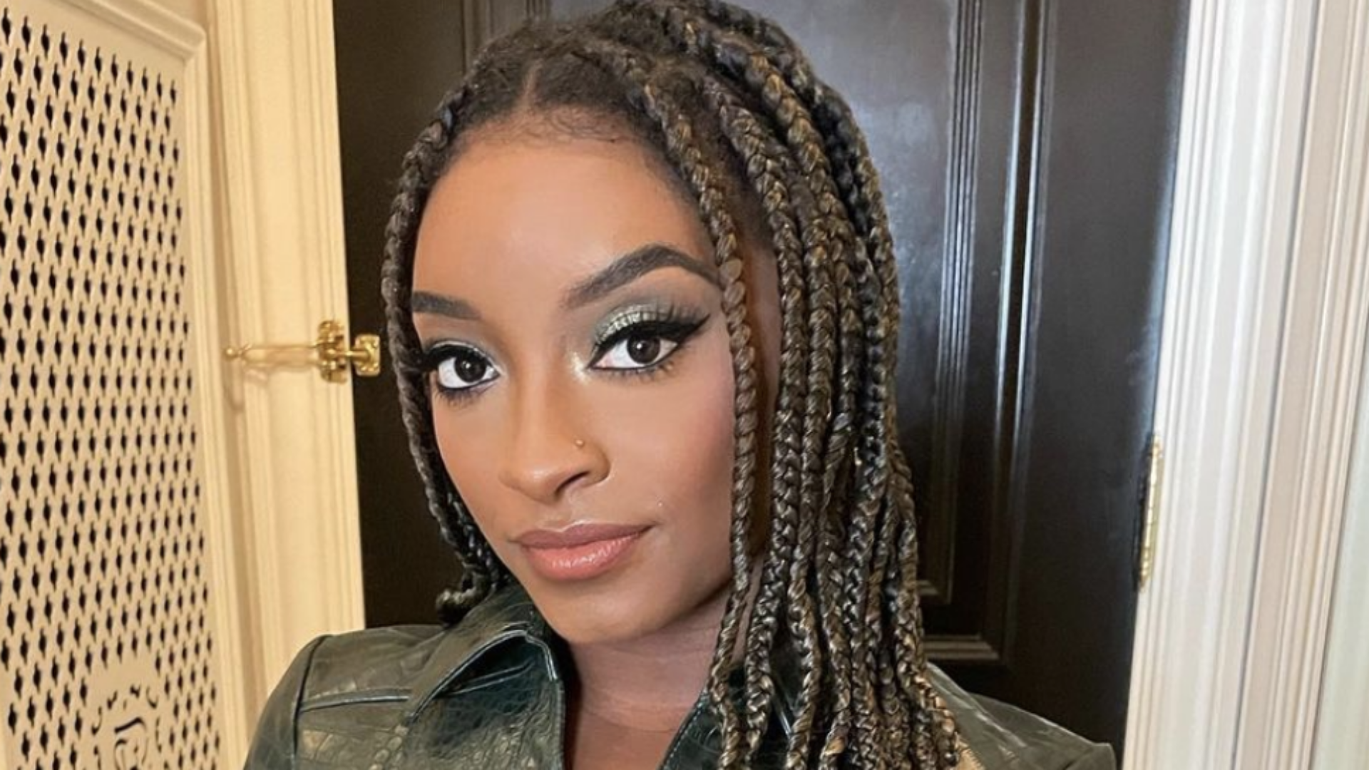 Simone Biles’ Latest Makeup Look Is About To Be A Summer Trend