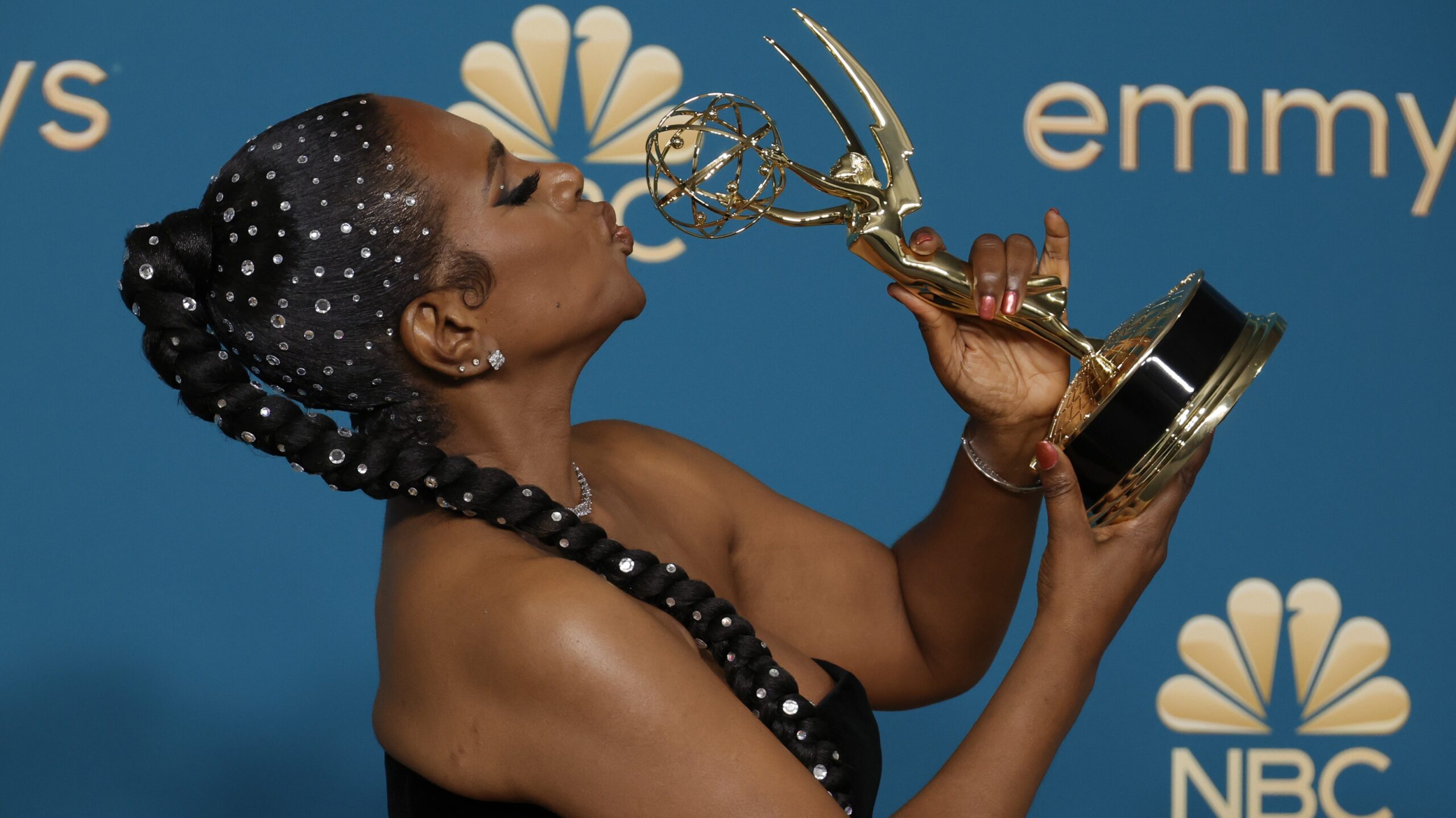 Sheryl Lee Ralph’s Emmy Hair Proves That This TikTok Trend Will Outlast The Summer