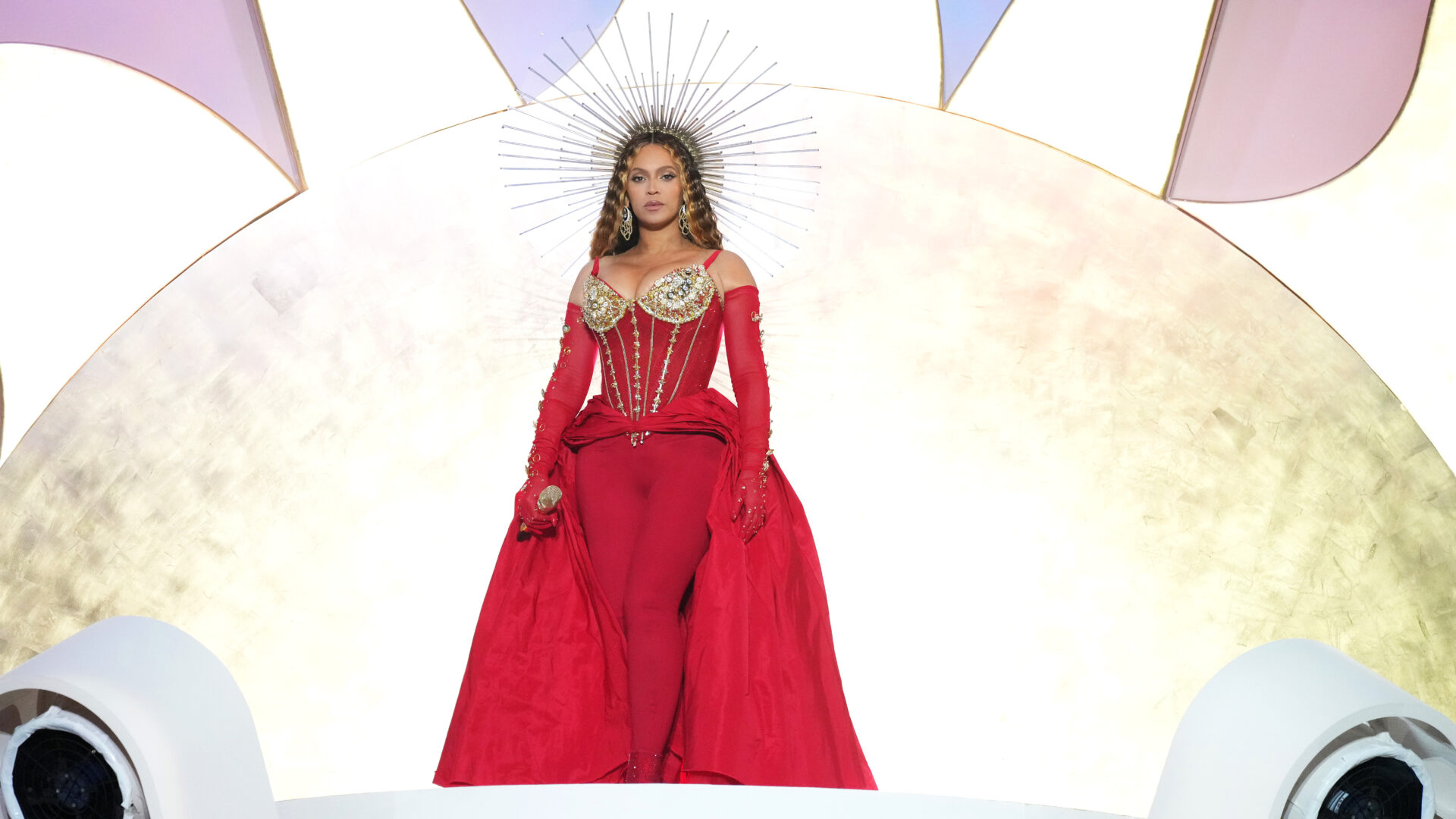 Here’s Everything You Missed At Beyoncé’s Performance In Dubai