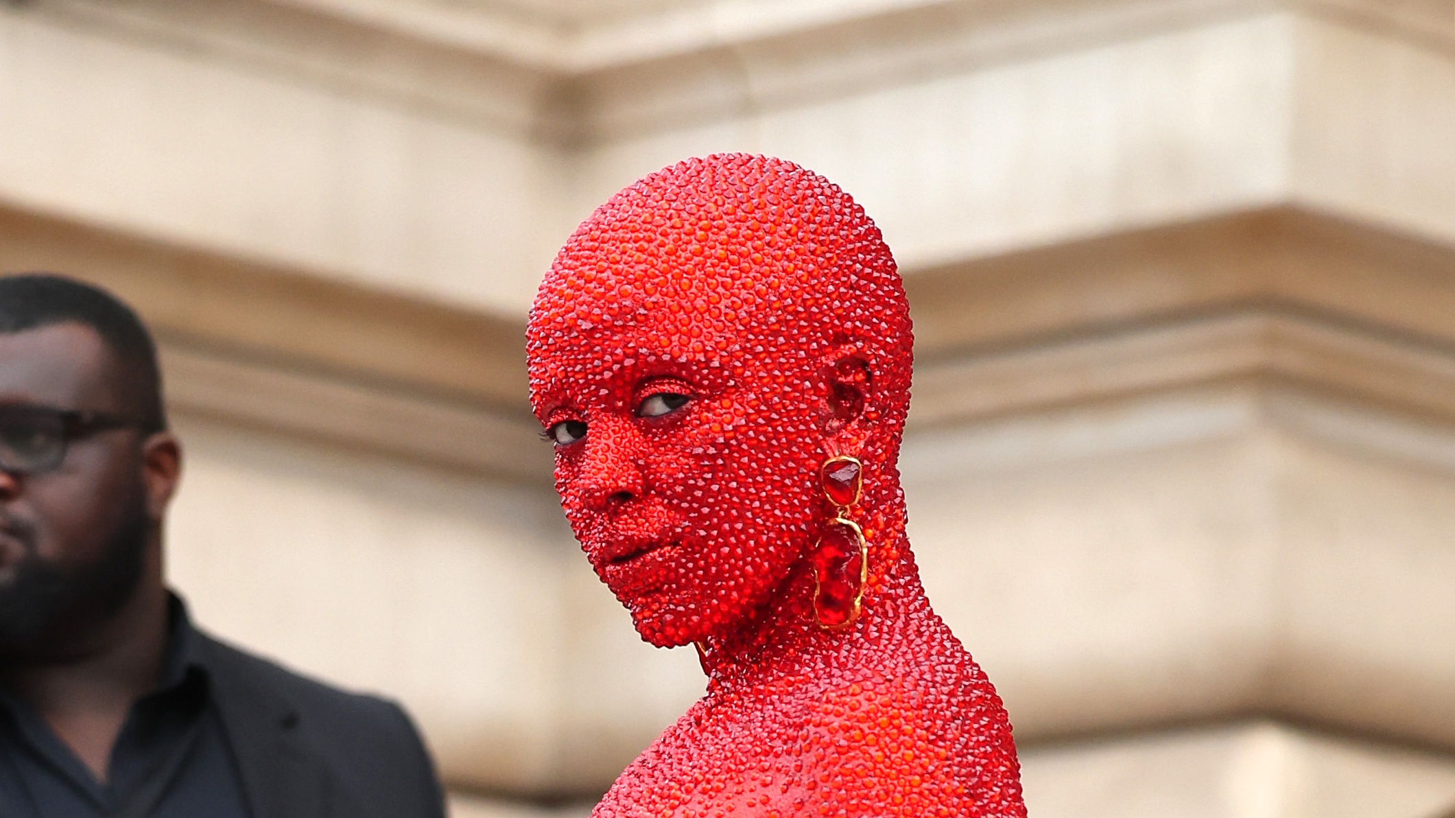 Doja Cat covered in 30,000 crystals at Paris Fashion Week: See the photos -  Good Morning America