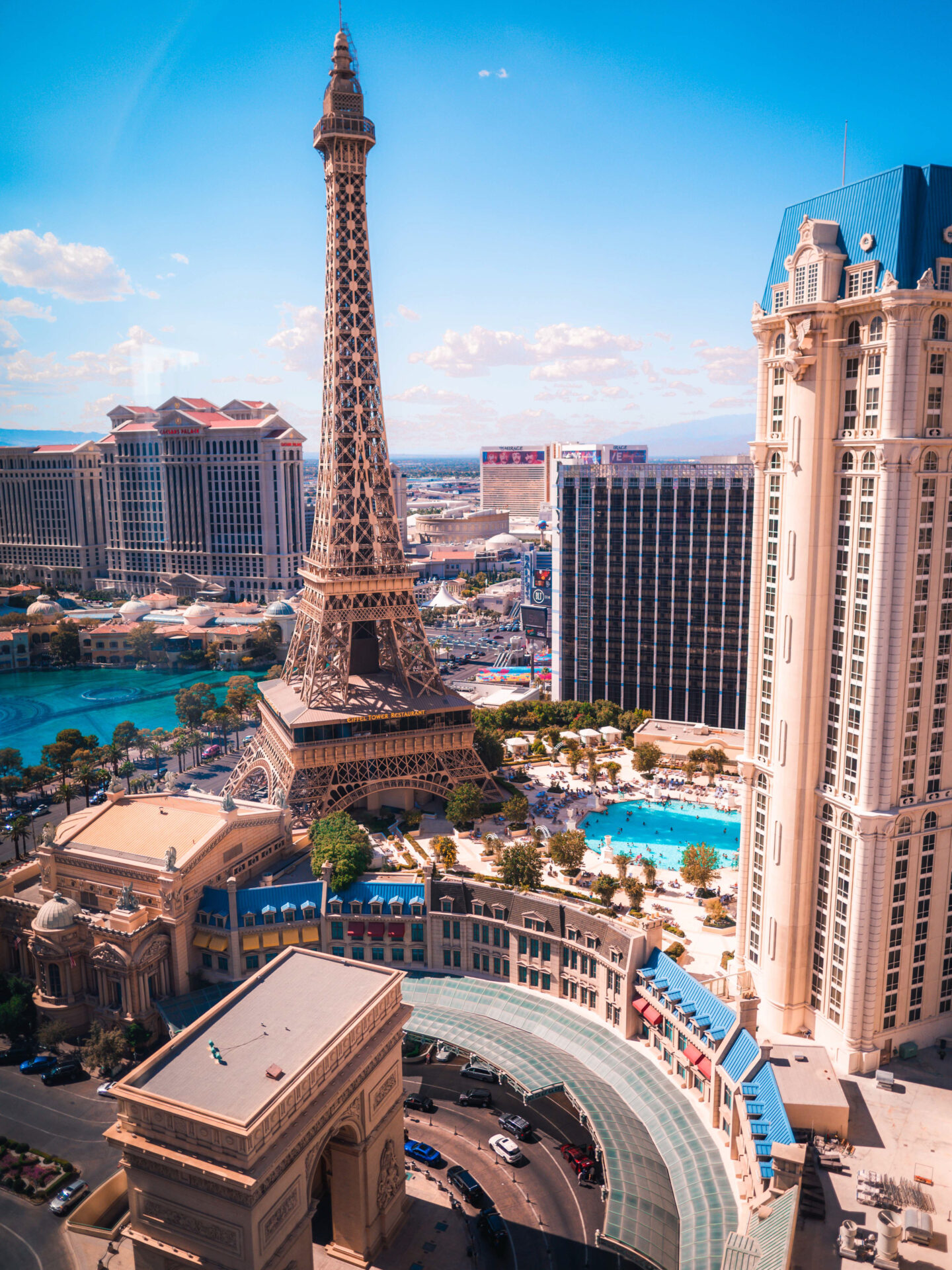 Caesars to add hotel tower to Paris Las Vegas