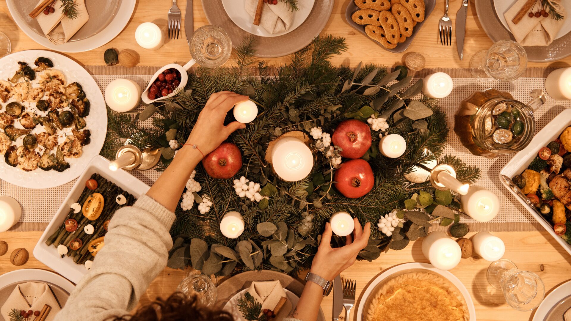 How to host Friendsgiving at home: Decorations, invitations and more