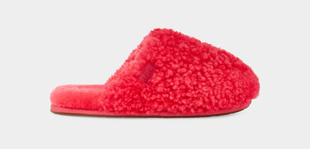 Stay Cozy This Holiday Season With These Slippers