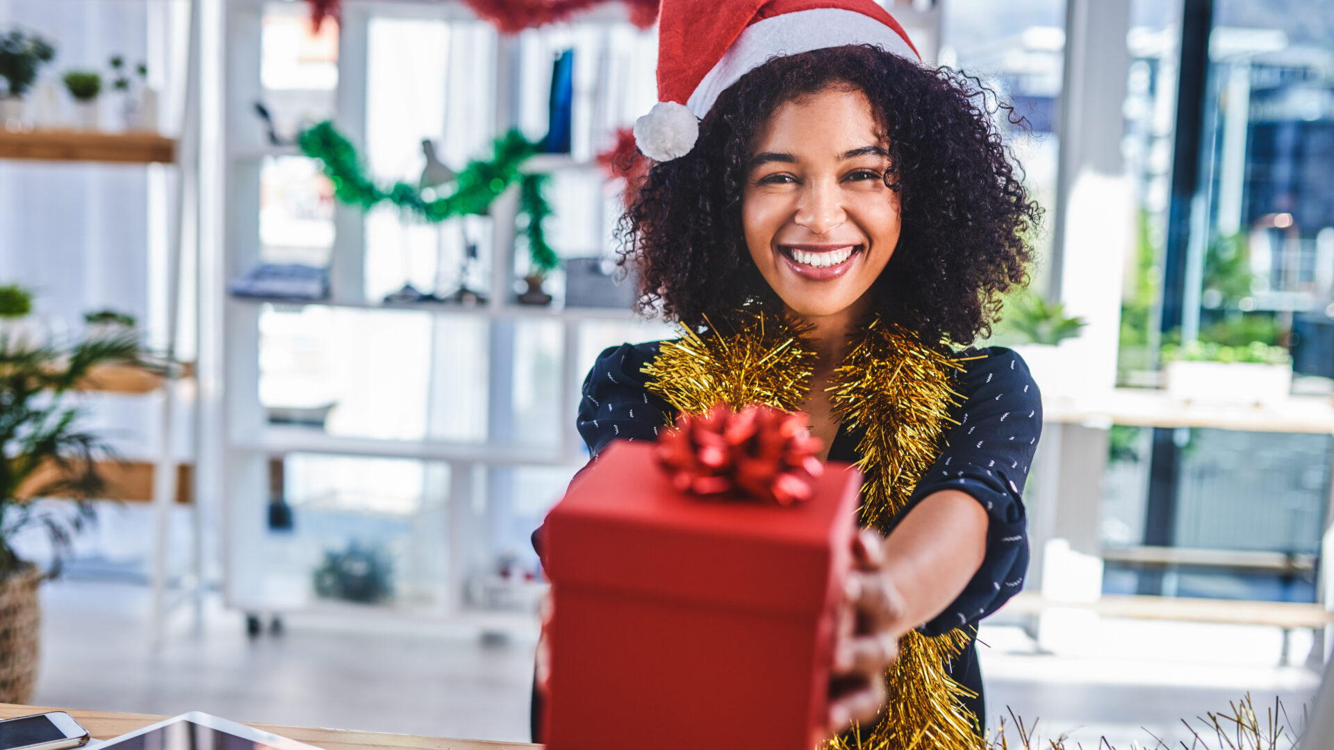 Office Secret Santa Gifts Under $25