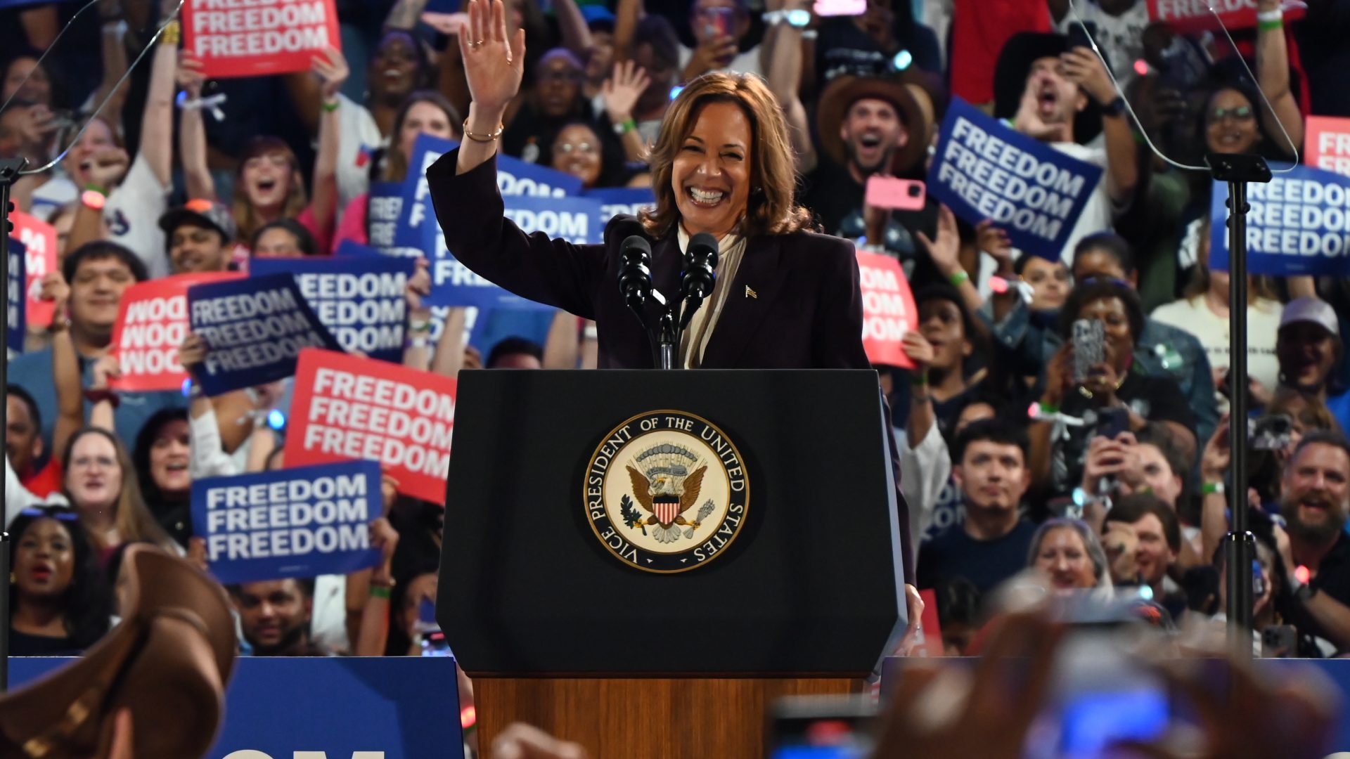 Kamala Harris Calls on Beyoncé, Willie Nelson and Gen-Z at Houston Rally