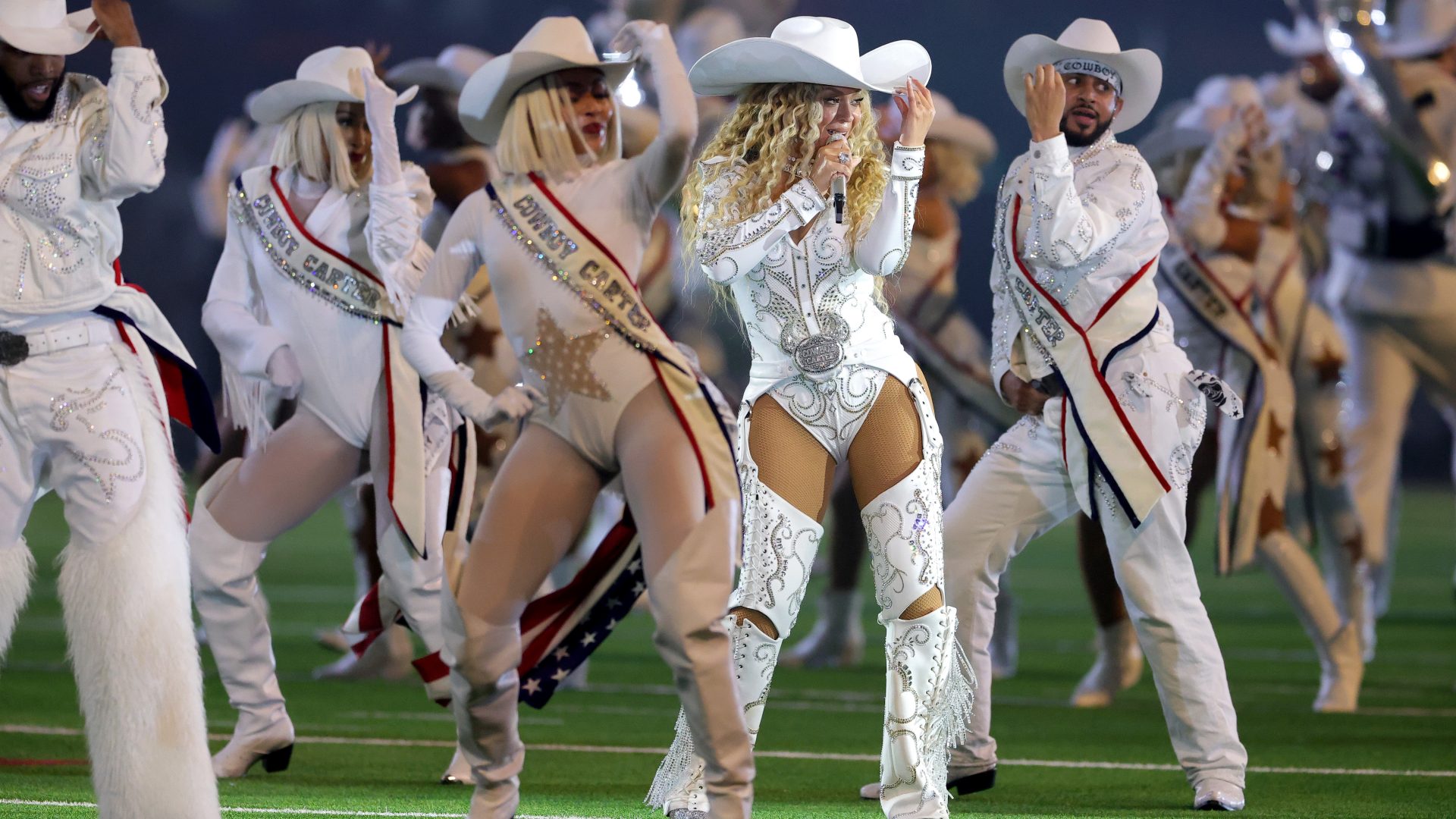 Beyoncé Steals The Show At NFL's 'Beyoncé Bowl' Halftime: A Christmas Day Spectacle To Remember