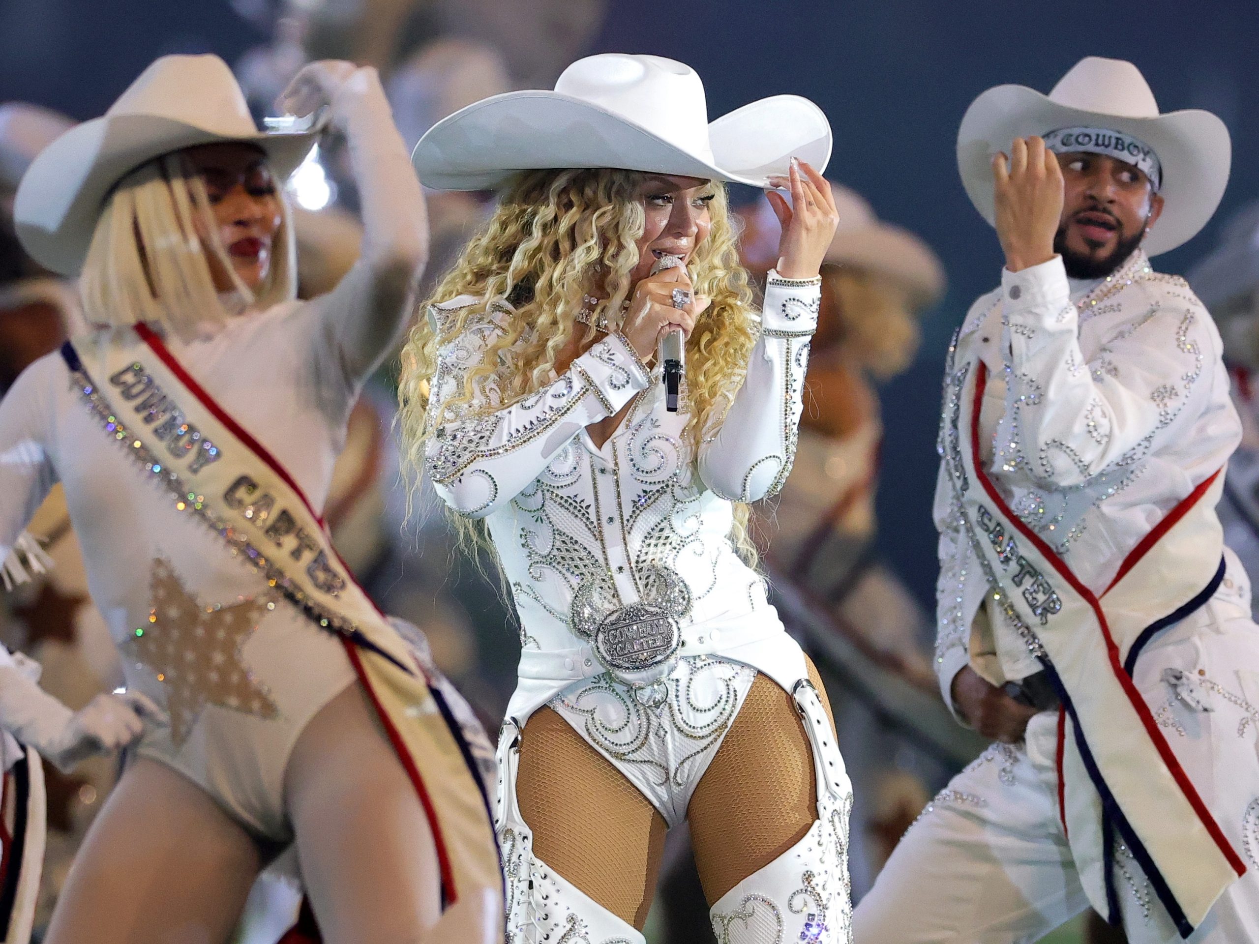 Beyoncé Steals The Show At NFL's 'Beyoncé Bowl' Halftime: A Christmas Day Spectacle To Remember