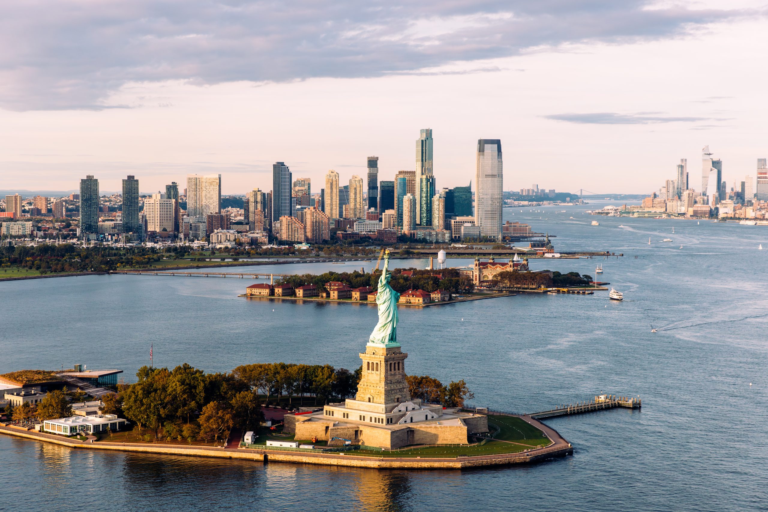 Thinking Of Moving To A Big City Post Grad? Here's What To Know