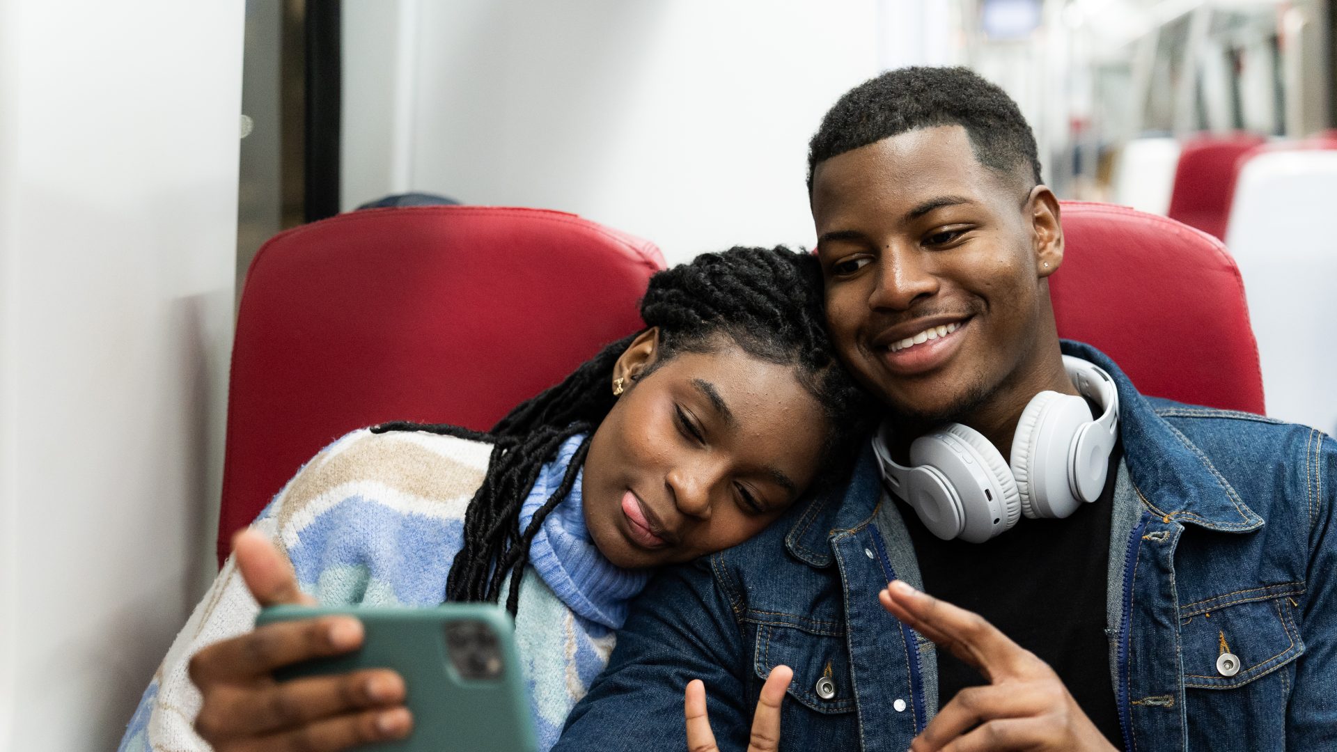 LTAI: When Should You Go Instagram Official With Your Relationship?