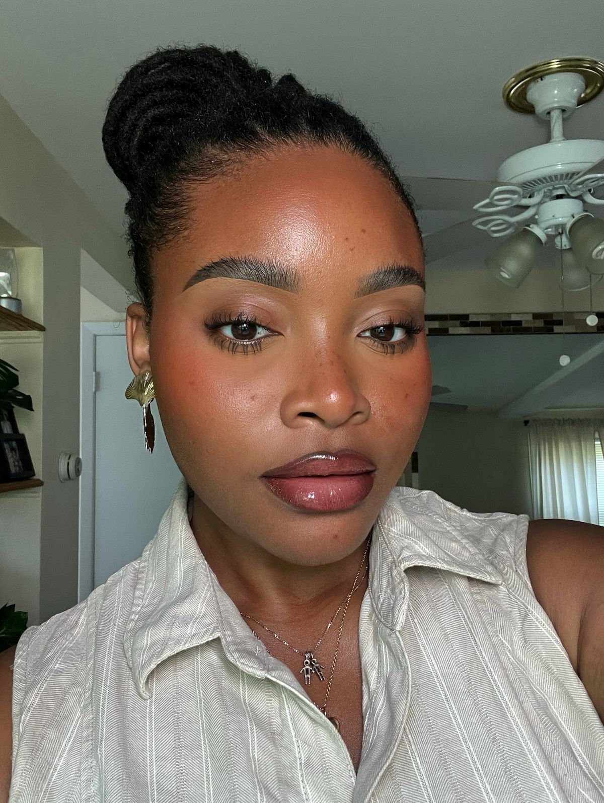 Back To School Beauty Looks You Can Do In 10 Minutes Or Less