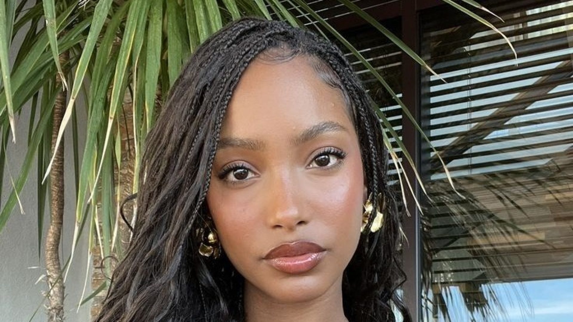 10 Easy Natural Hair Routines For Black College Girls On The Go