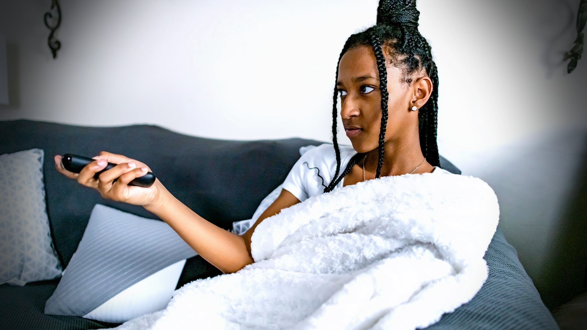Is Social Media Amplifying Parasocial Behavior? We Asked Mental Health Professionals